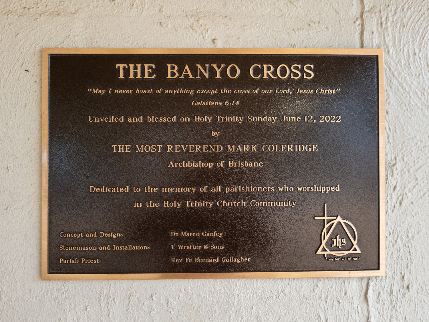 The Banyo Cross bronze dedication plaque.